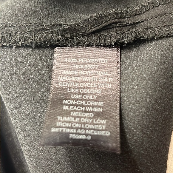 ⚫️ Worthington black & white top - Picture 9 of 17